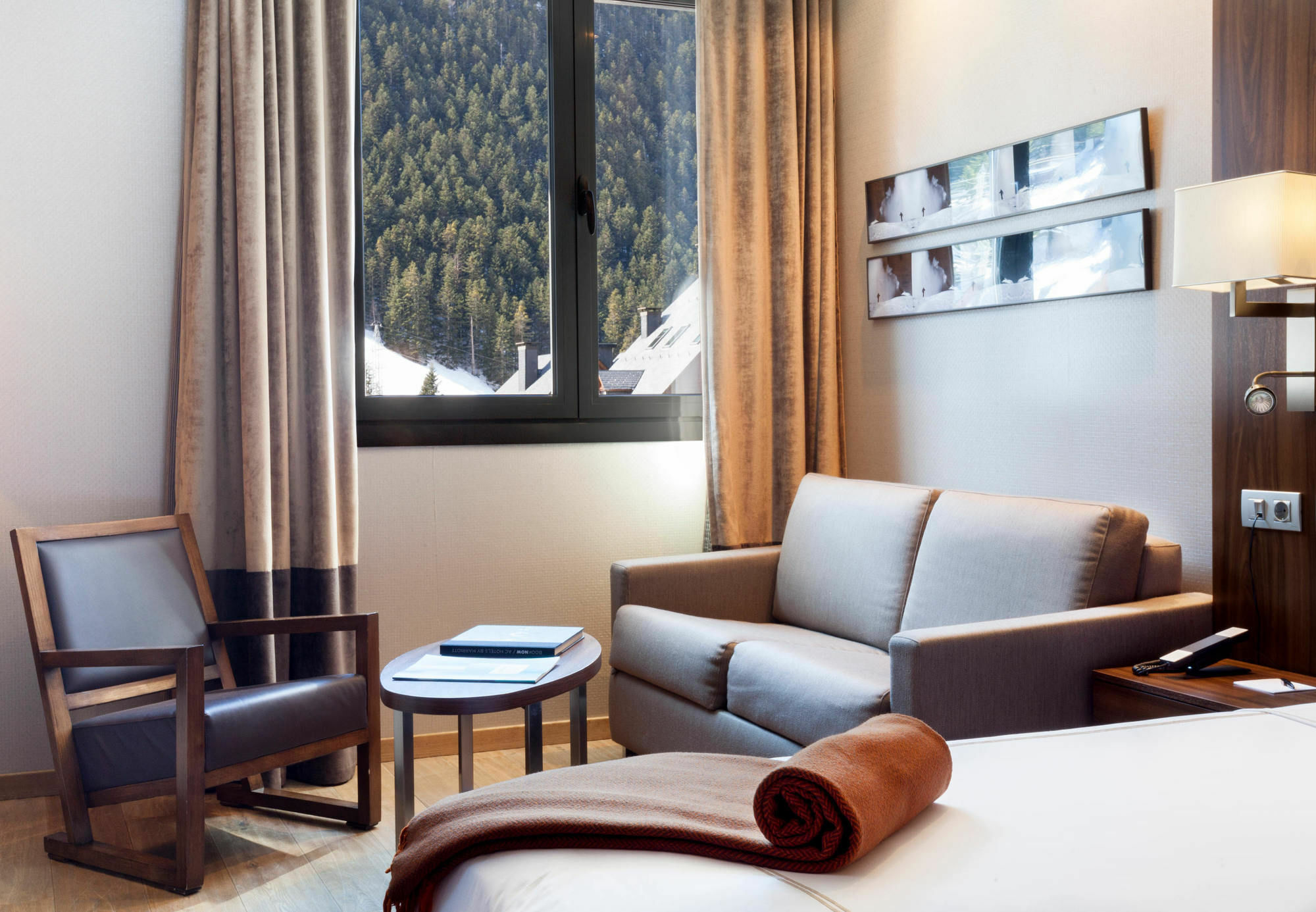 Hotel Ac Baqueira Ski Resort, Autograph Collection Baqueira Beret Bagian luar foto