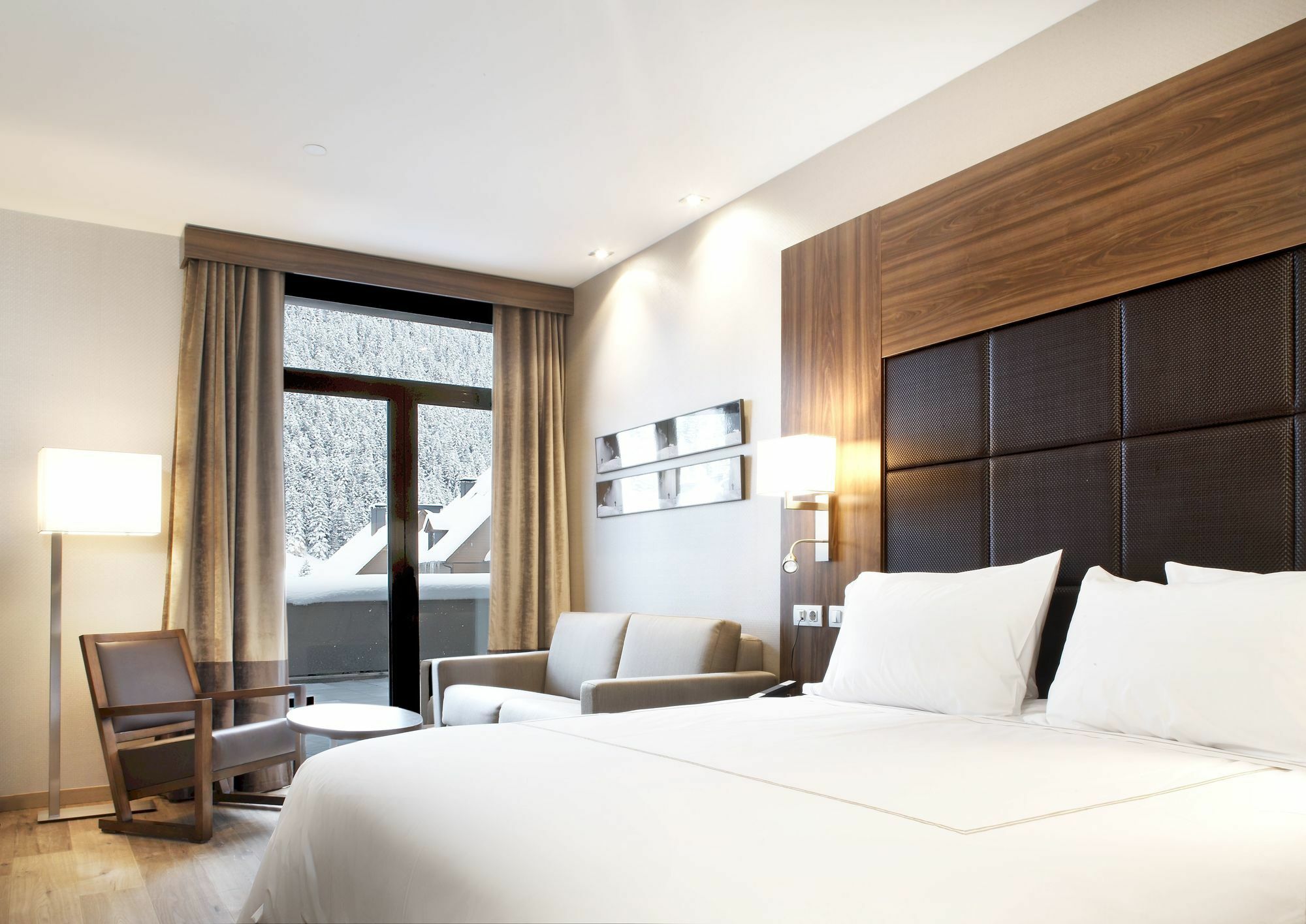 Hotel Ac Baqueira Ski Resort, Autograph Collection Baqueira Beret Bagian luar foto